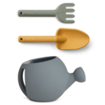 silicone beach shovel and watering can (2)